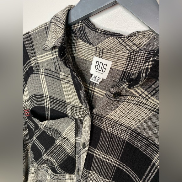 Urban Outfitters Plaid Button Down. - Picture 5 of 8